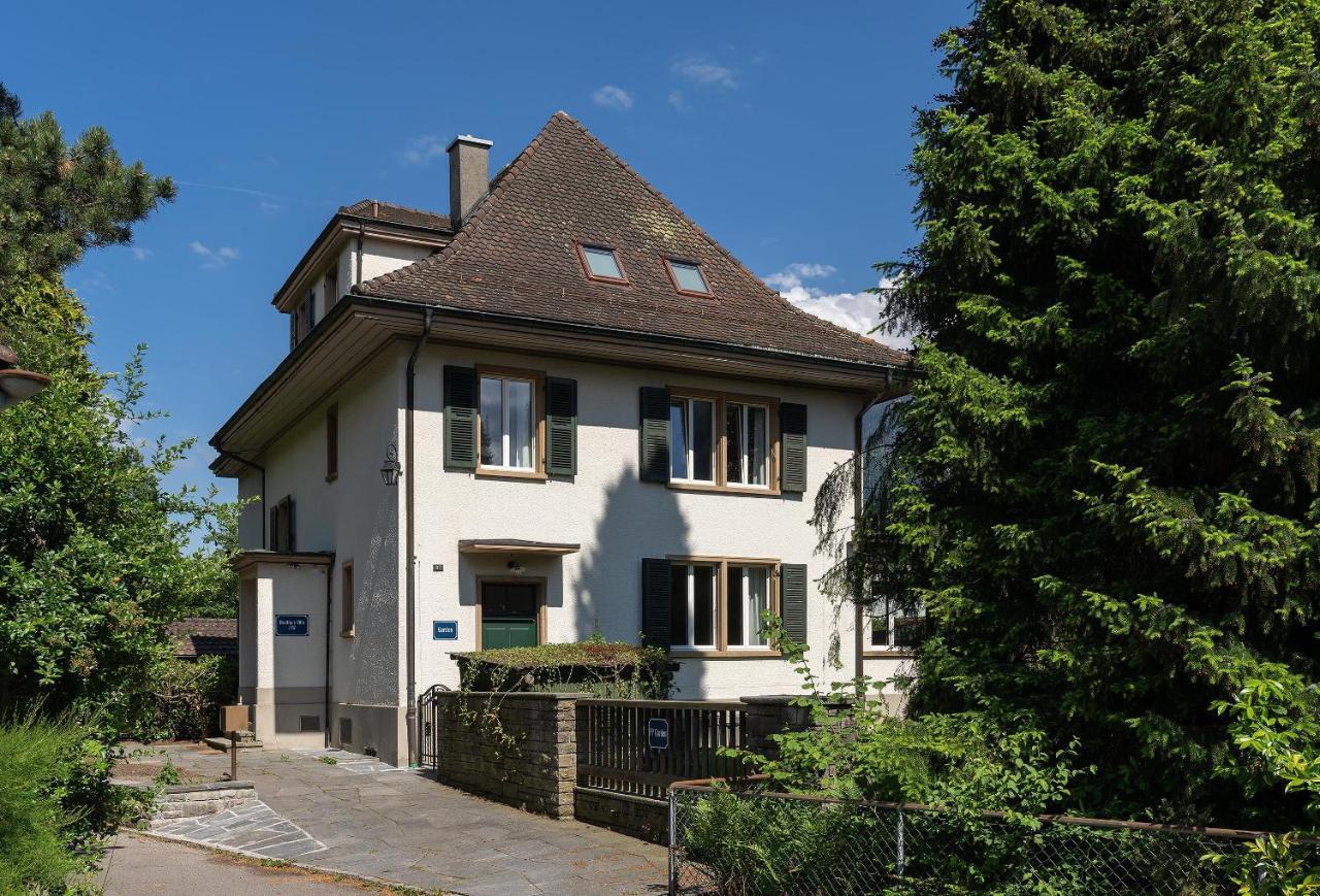 Boutique J87 विला